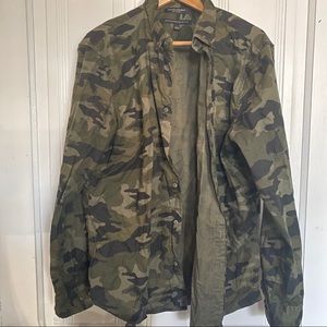 Mint condition camo shirt! Worn once!